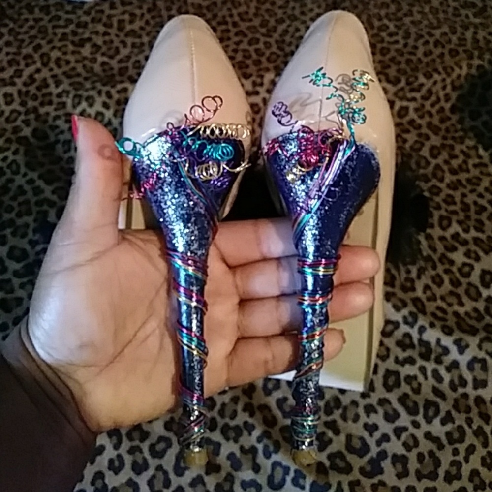 Custom shoes - Picture 2 of 4